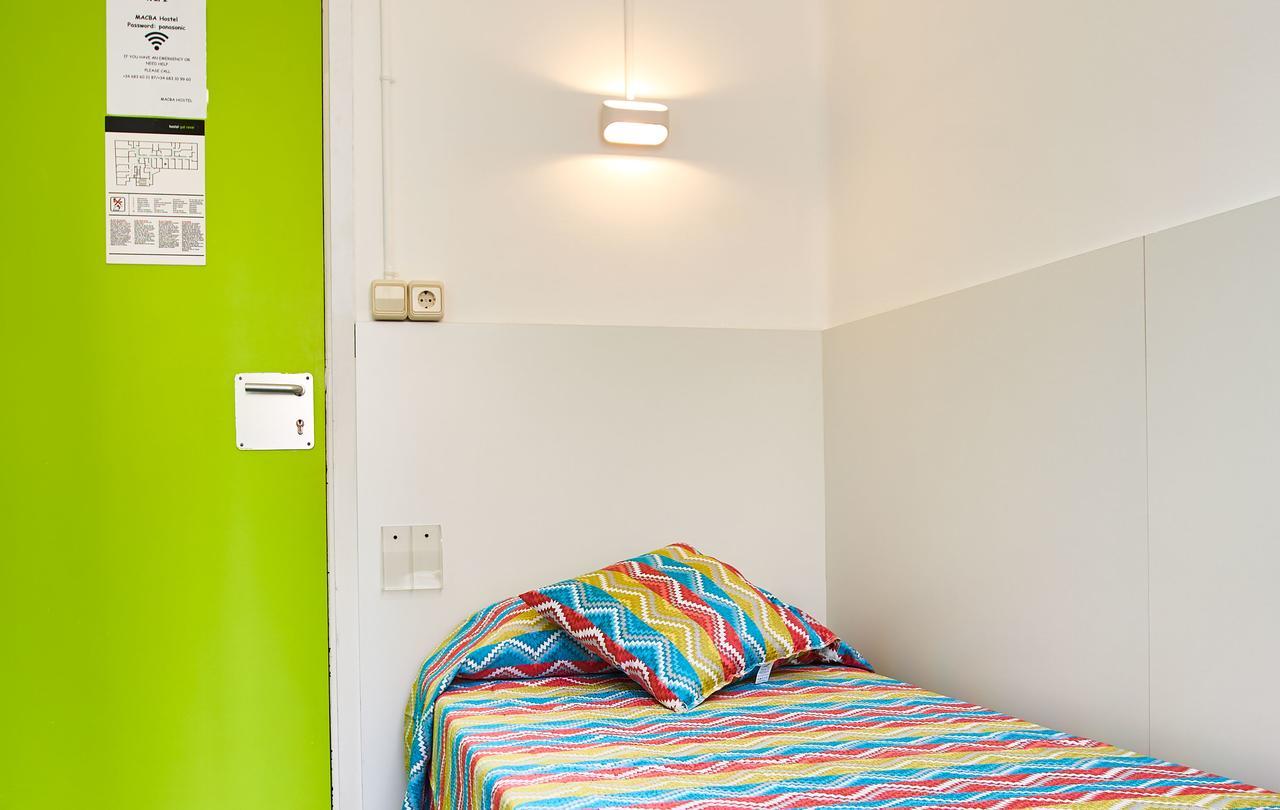 Central And Basic Universitat For Young Hostel برشلونة المظهر الخارجي الصورة